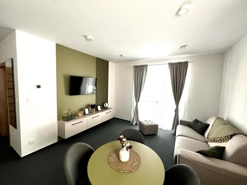 Urban Green Apartment Liptovsky Mikulas Ngoại thất bức ảnh