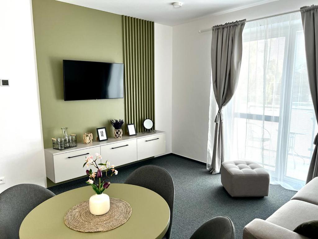 Urban Green Apartment Liptovsky Mikulas Ngoại thất bức ảnh